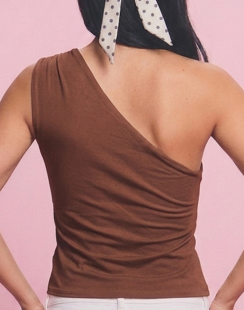 one shoulder accessory top